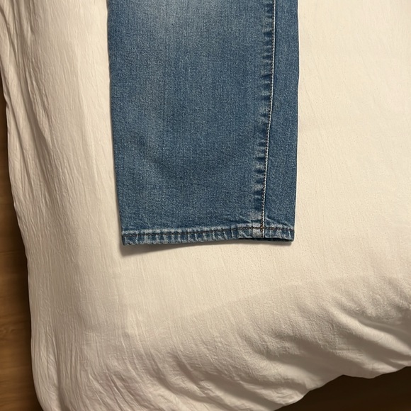 High rise mom jeans - Picture 3 of 4